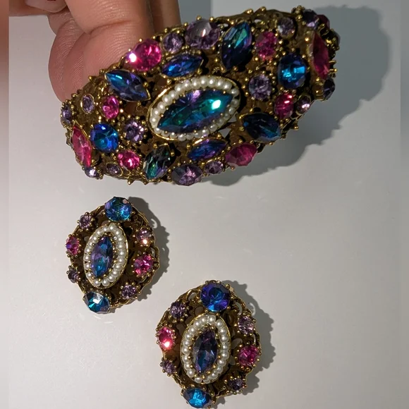 EVC SIGNED WEISS GOLD TONE CRYSTAL RHINESTONES & FX PEARLS HINGE BRACELET & EARR - Picture 12 of 14